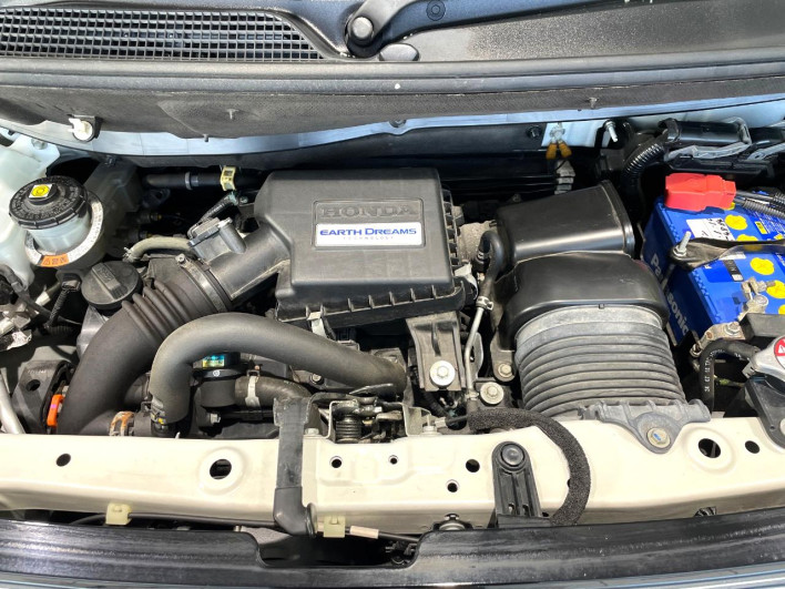 2018 Honda N-BOX CUSTOM DBA-JF3 (UW-6a0c6c82c731b)[4]