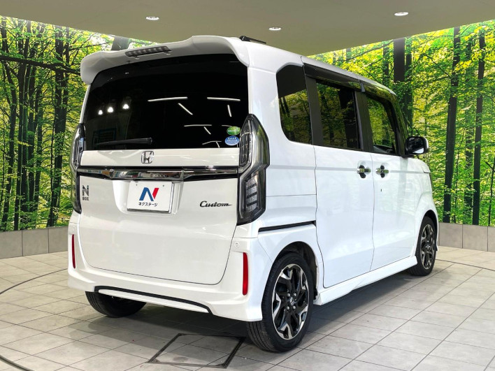 2018 Honda N-BOX CUSTOM DBA-JF3 (UW-6a0c6c82c731b)[18]