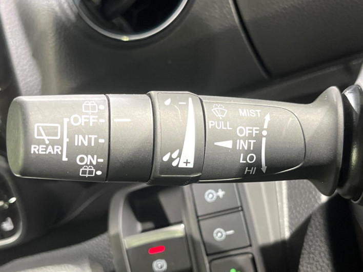 2022 Honda N-BOX CUSTOM 6BA-JF3 (UW-6a0c6c8510c6d)[21]