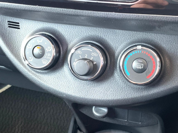 2016 Toyota Vitz DBA-KSP130 (UW-6a0c6caa210da)[27]