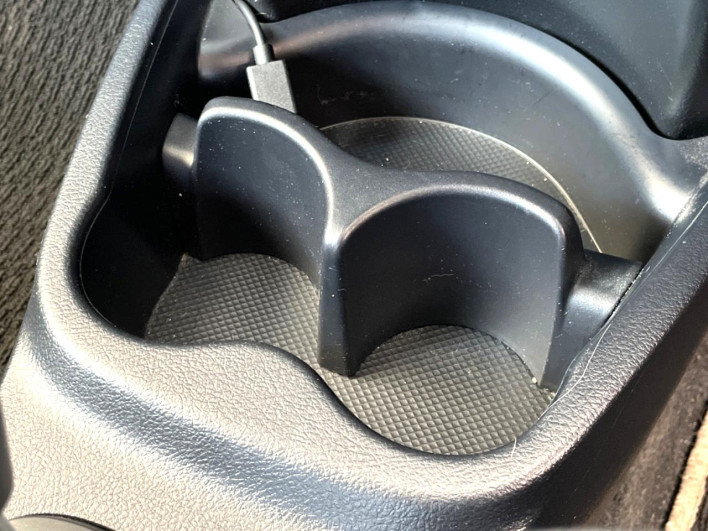 2016 Toyota Vitz DBA-KSP130 (UW-6a0c6caa210da)[28]