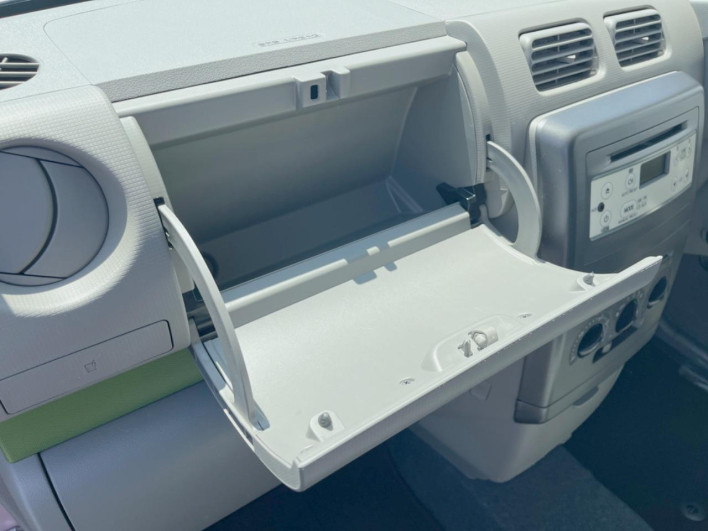 2014 Daihatsu Move Conte DBA-L575S (UW-6a0c6cad0f498)[22]