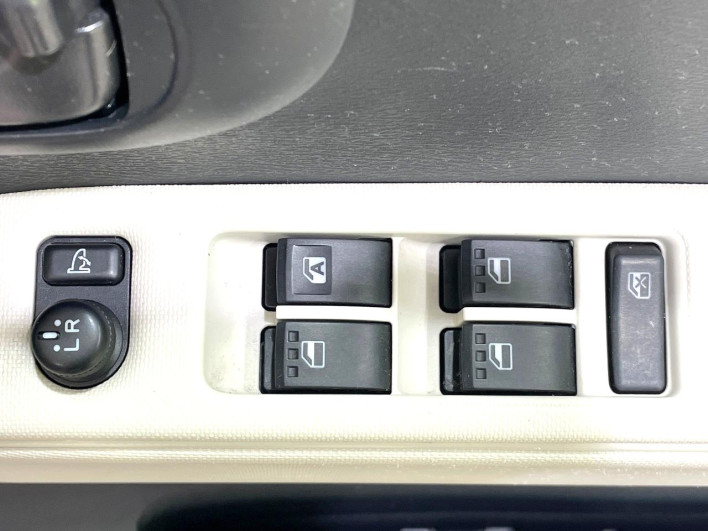 2014 Daihatsu Mira Cocoa DBA-L675S (UW-6a0c6cae198a7)[8]