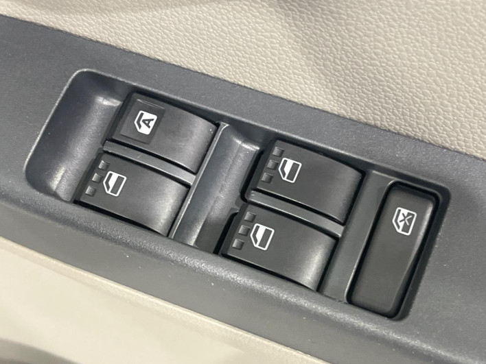 2013 Subaru Pleo Plus DBA-LA300F (UW-6a0c6cb67ea3c)[15]