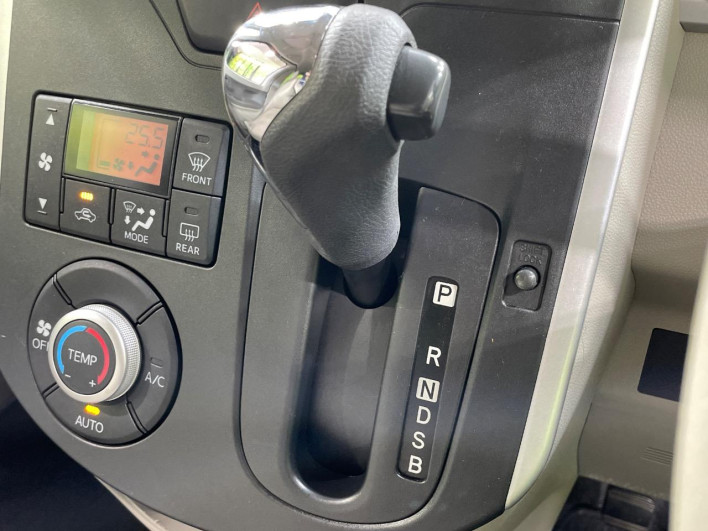 2013 Daihatsu Tanto DBA-LA600S (UW-6a0c6cbce86bb)[19]