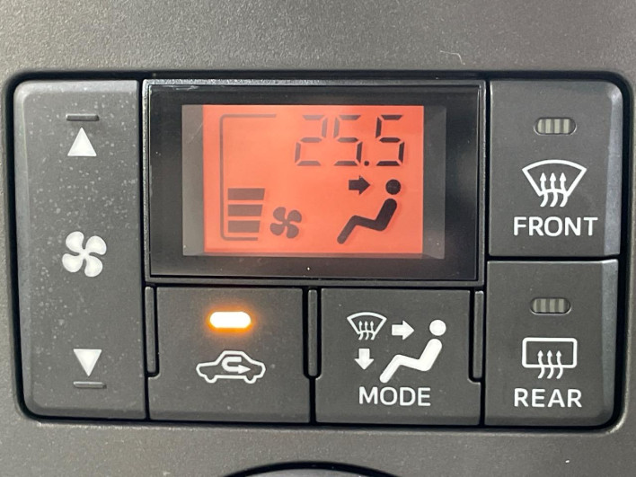 2013 Daihatsu Tanto DBA-LA600S (UW-6a0c6cbce86bb)[17]