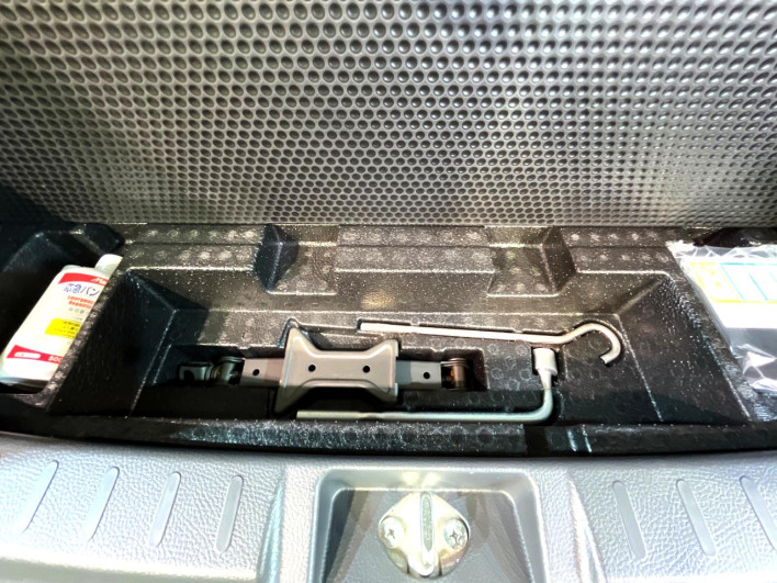 2012 Suzuki Wagon R Stingray DBA-MH23S (UW-6a0c6cec49205)[29]