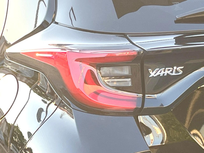 2020 Toyota Yaris 5BA-MXPA10 (UW-6a0c6d16d758c)[21]