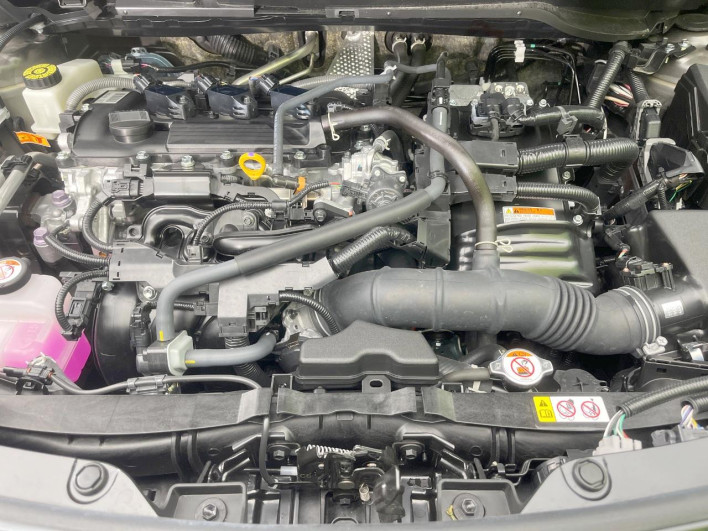 2025 Toyota Yaris Cross 6AA-MXPJ10 (UW-6a0c6d1d393be)[4]