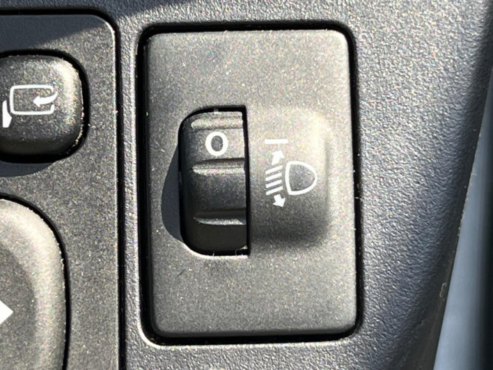 2014 Toyota Aqua DAA-NHP10 (UW-6a0c6d31a246a)[17]
