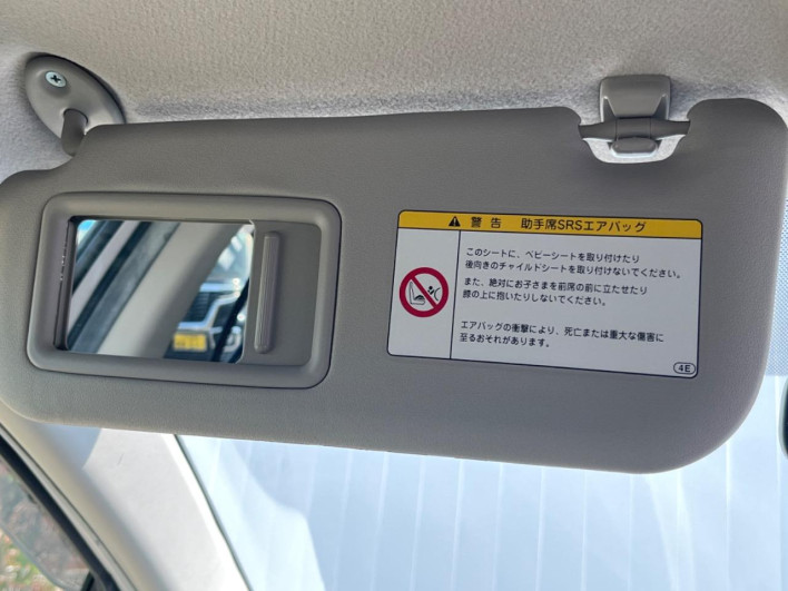 2014 Toyota Aqua DAA-NHP10 (UW-6a0c6d31a246a)[23]