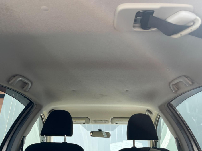 2014 Toyota Aqua DAA-NHP10 (UW-6a0c6d31a246a)[9]