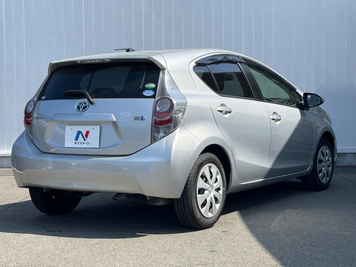 2014 Toyota Aqua DAA-NHP10 (UW-6a0c6d31a246a)[29]