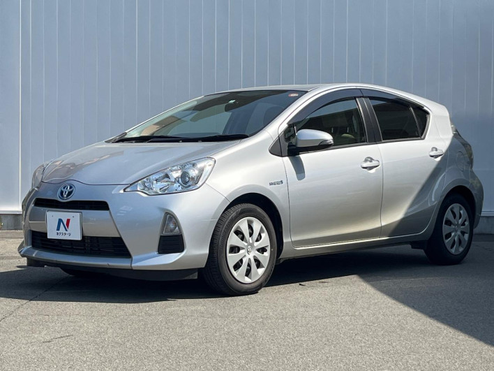 2014 Toyota Aqua DAA-NHP10 (UW-6a0c6d31a246a)[0]