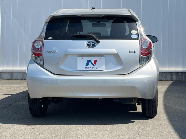 2014 Toyota Aqua DAA-NHP10 (UW-6a0c6d31a246a)[10]