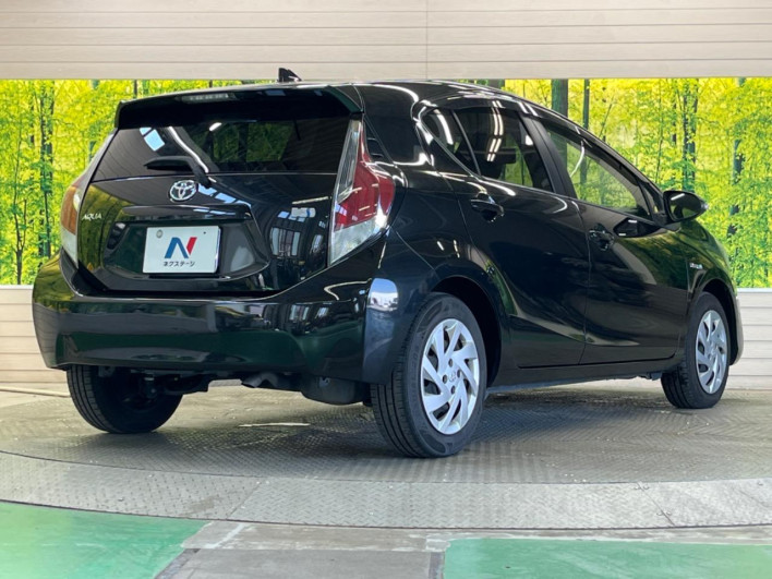 2015 Toyota Aqua DAA-NHP10 (UW-6a0c6d31c4d0a)[9]