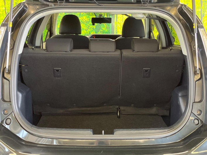 2015 Toyota Aqua DAA-NHP10 (UW-6a0c6d31c4d0a)[14]
