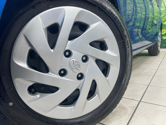 2017 Toyota Aqua DAA-NHP10 (UW-6a0c6d3414326)[5]