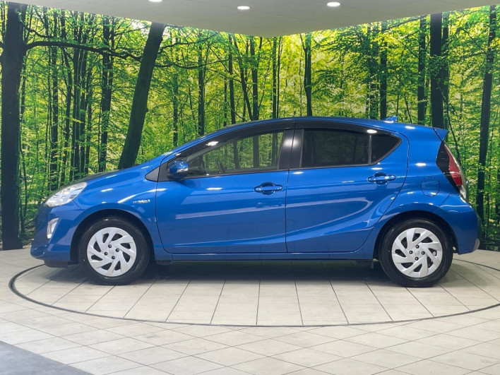 2017 Toyota Aqua DAA-NHP10 (UW-6a0c6d3414326)[14]