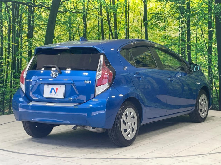2017 Toyota Aqua DAA-NHP10 (UW-6a0c6d3414326)[17]