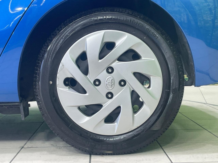 2017 Toyota Aqua DAA-NHP10 (UW-6a0c6d3414326)[7]