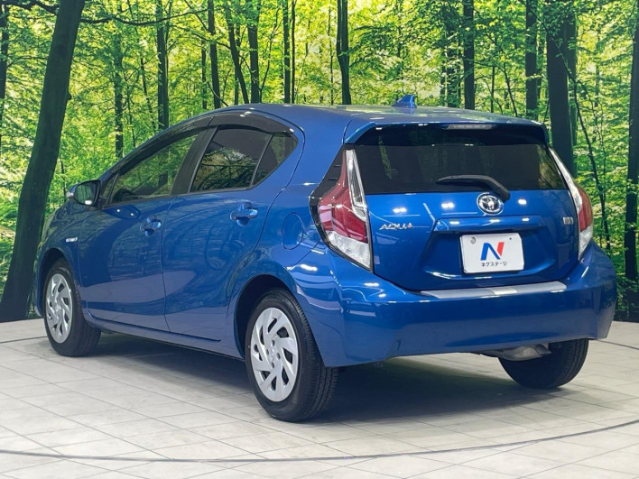 2017 Toyota Aqua DAA-NHP10 (UW-6a0c6d3414326)[15]