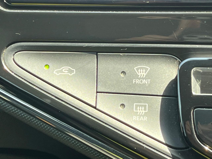 2017 Toyota Aqua DAA-NHP10 (UW-6a0c6d34f3b19)[15]