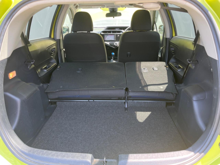 2017 Toyota Aqua DAA-NHP10 (UW-6a0c6d34f3b19)[7]