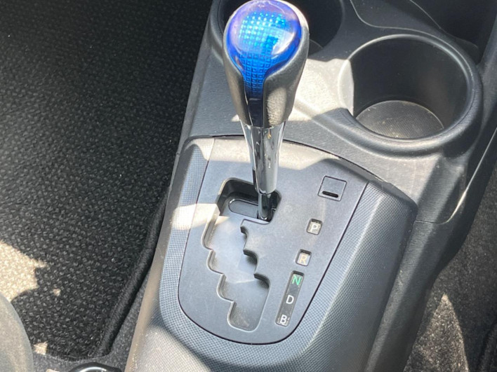 2017 Toyota Aqua DAA-NHP10 (UW-6a0c6d34f3b19)[20]