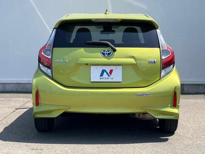 2017 Toyota Aqua DAA-NHP10 (UW-6a0c6d34f3b19)[9]