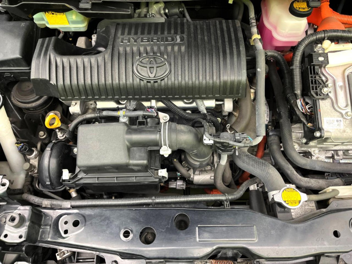 2015 Toyota Sienta DAA-NHP170G (UW-6a0c6d37e6653)[4]