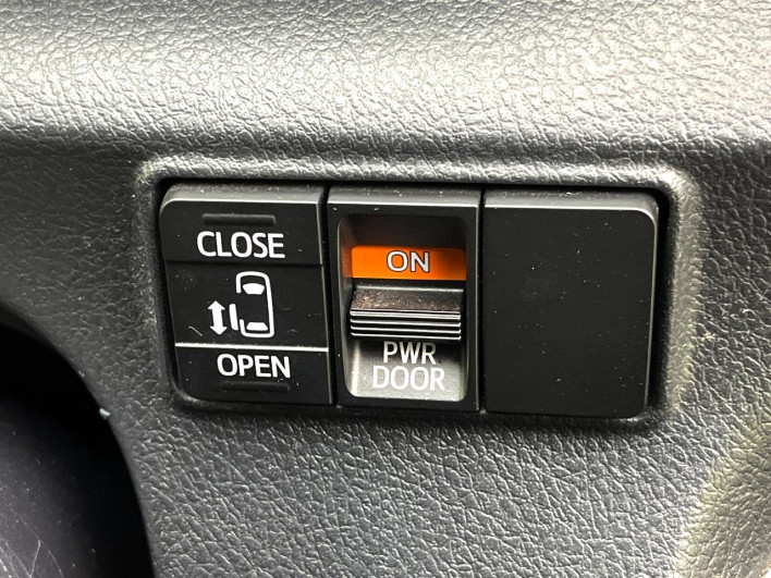 2015 Toyota Sienta DAA-NHP170G (UW-6a0c6d37e6653)[8]