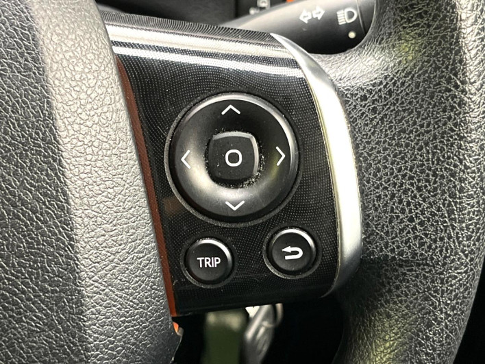 2015 Toyota Sienta DAA-NHP170G (UW-6a0c6d37e6653)[15]
