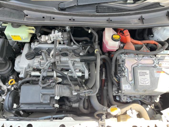 2015 Toyota Corolla Fielder DAA-NKE165G (UW-6a0c6d3a4dda5)[11]