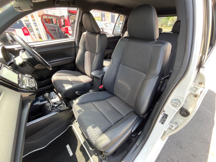 2015 Toyota Corolla Fielder DAA-NKE165G (UW-6a0c6d3a4dda5)[26]