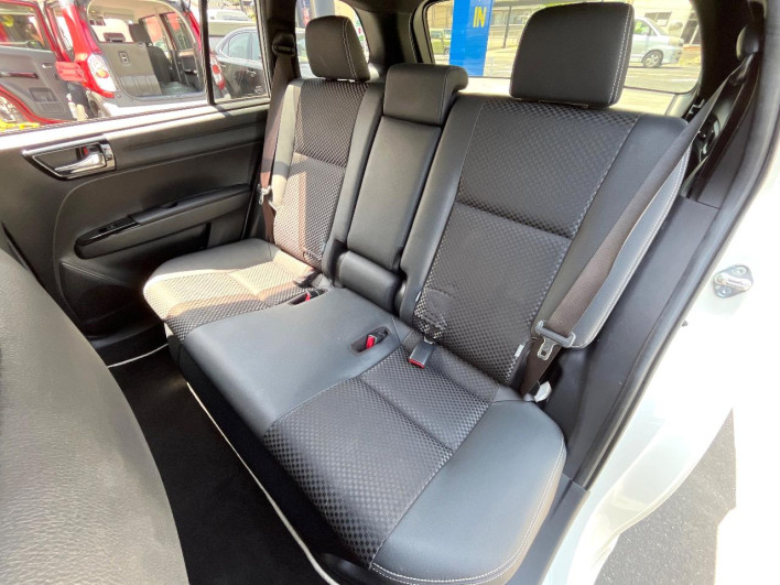 2015 Toyota Corolla Fielder DAA-NKE165G (UW-6a0c6d3a4dda5)[25]