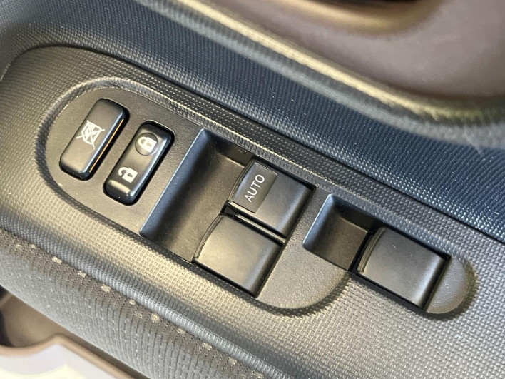 2015 Toyota Spade DBA-NSP141 (UW-6a0c6d3a8f4db)[27]