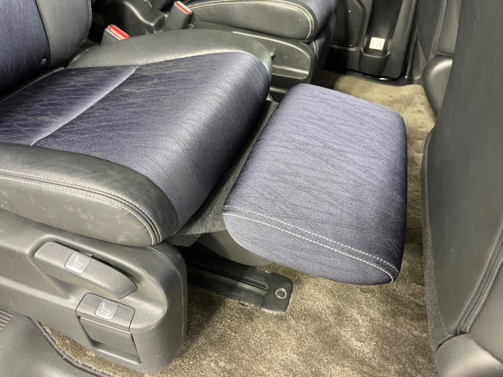 2015 Honda Odyssey DBA-RC1 (UW-6a0c6d42bc27d)[11]