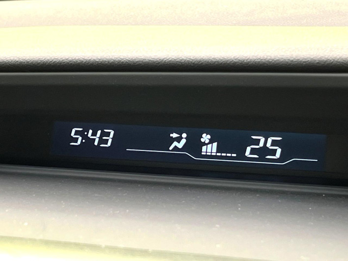 2010 Honda Stepwgn Spada DBA-RK5 (UW-6a0c6d457ec0c)[18]