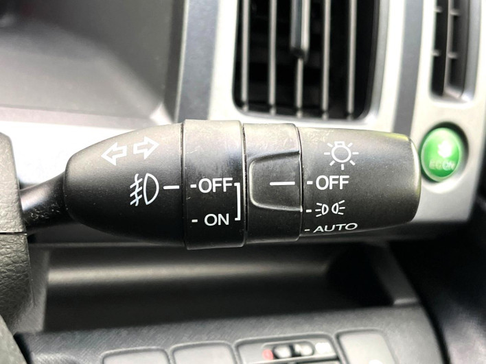 2010 Honda Stepwgn Spada DBA-RK5 (UW-6a0c6d457ec0c)[15]
