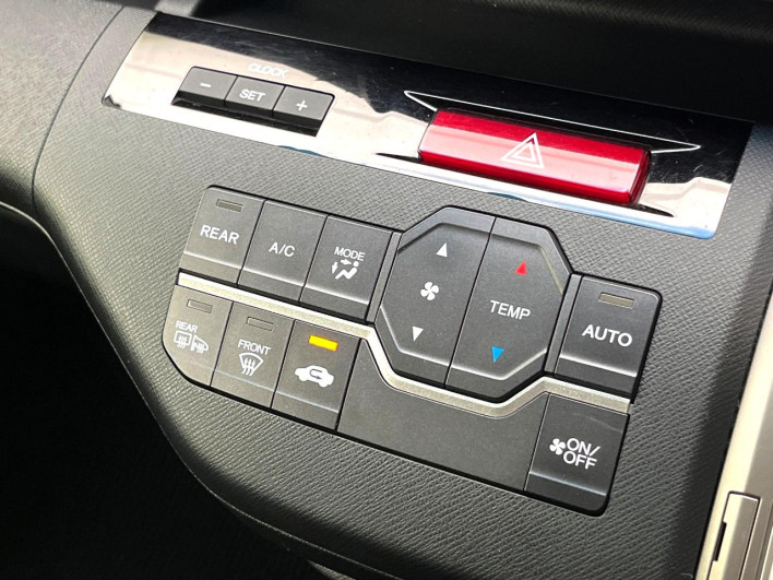 2010 Honda Stepwgn Spada DBA-RK5 (UW-6a0c6d457ec0c)[19]