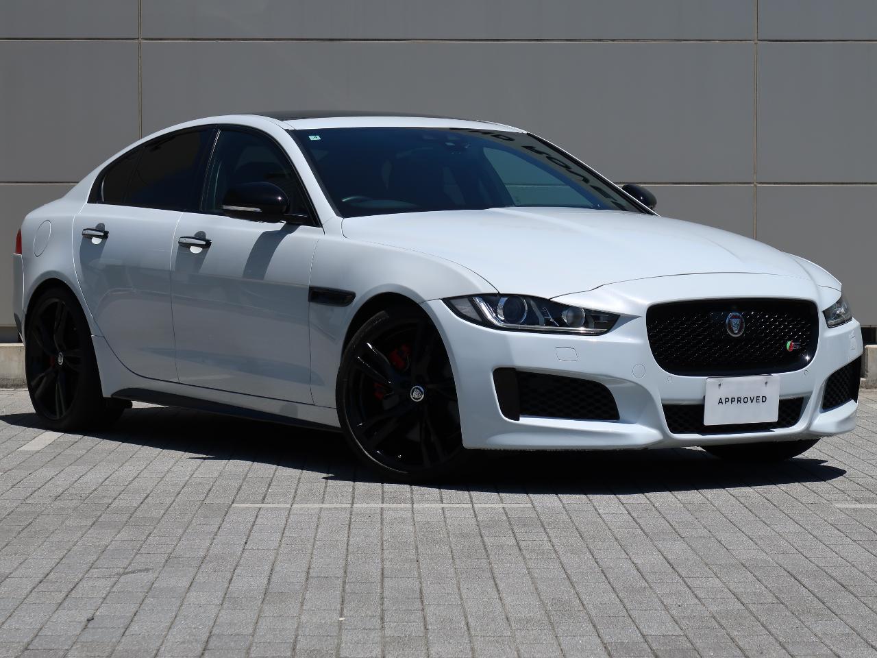 2017 Jaguar XE CBA-JA3VA