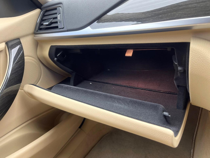 2015 BMW 3 Series DBA-3B20 (UW-6a0c6d6fe159b)[24]