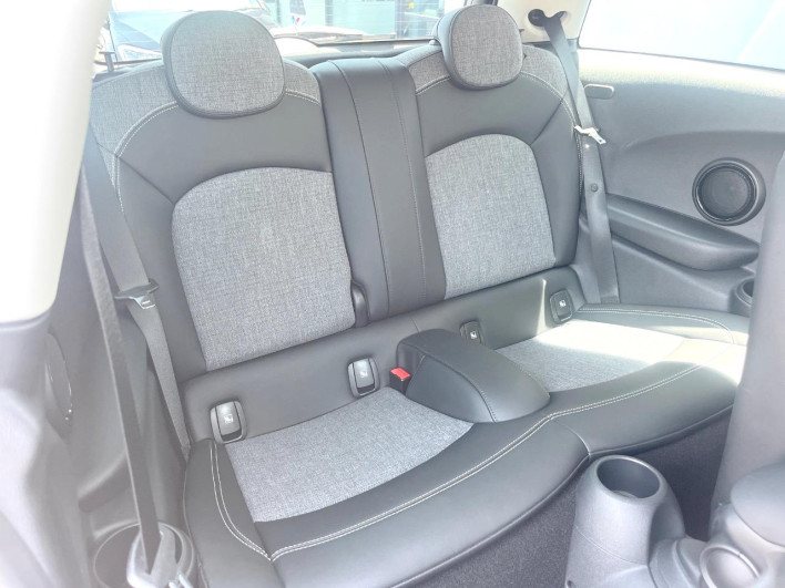 2021 Rover Mini 3BA-XR15MW (UW-6a0c6d746d267)[20]