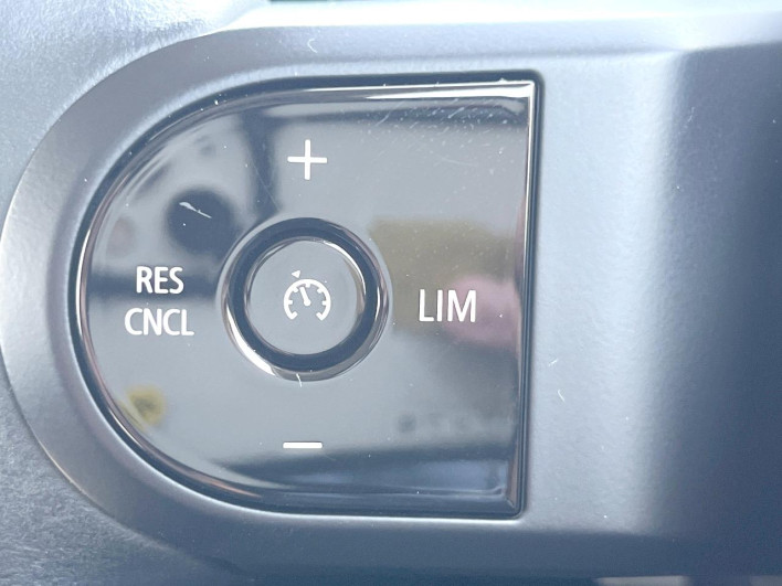 2021 Rover Mini 3BA-XR15MW (UW-6a0c6d746d267)[28]