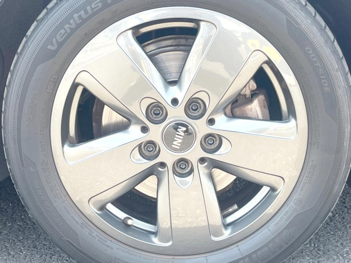 2021 Rover Mini 3BA-XR15MW (UW-6a0c6d746d267)[16]