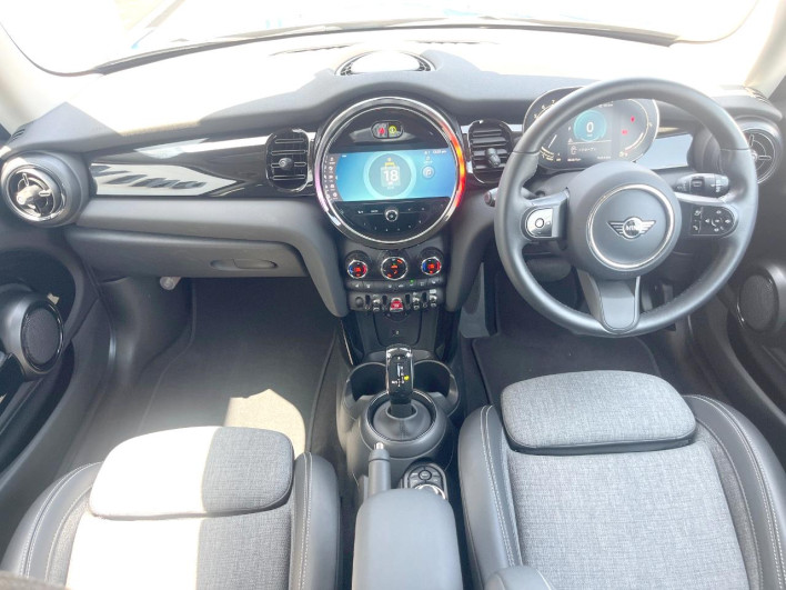 2021 Rover Mini 3BA-XR15MW (UW-6a0c6d746d267)[21]