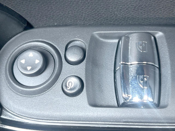 2021 Rover Mini 3BA-XR15MW (UW-6a0c6d746d267)[25]