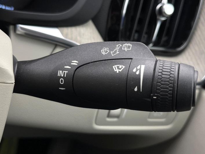 2019 Volvo XC60 LDA-UD4204TXC (UW-6a0c6d7793ccb)[11]