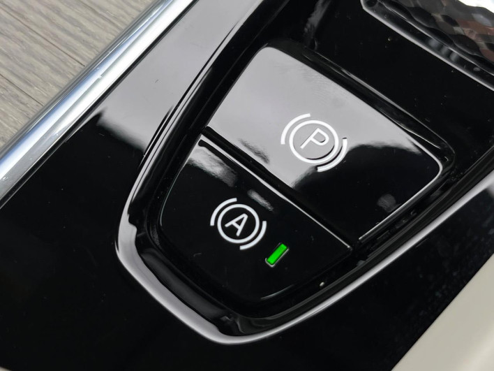 2019 Volvo XC60 LDA-UD4204TXC (UW-6a0c6d7793ccb)[19]